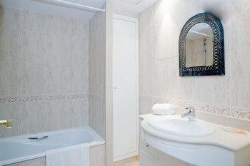 Accommodation Beach Apartments Valenza Esterno foto