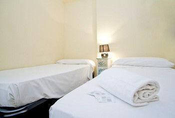 Accommodation Beach Apartments Valenza Esterno foto