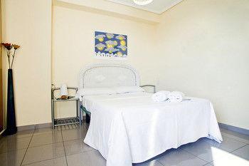 Accommodation Beach Apartments Valenza Esterno foto
