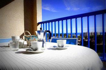 Accommodation Beach Apartments Valenza Esterno foto